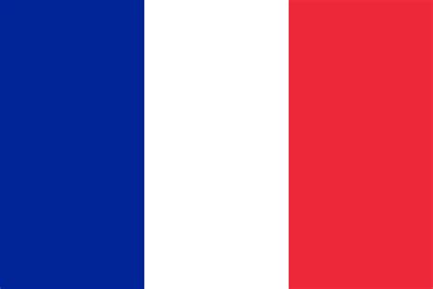 Die französische Flagge hat drei senkrechte Streifen: blau, weiß, rot.
